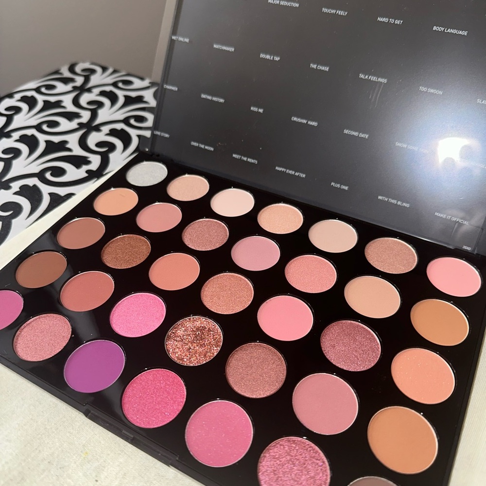 AUTHENTIC BRAND NEW MORPHE EYESHADOW PALETTE